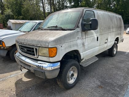 2006 FORD E-350 CARGO VAN
