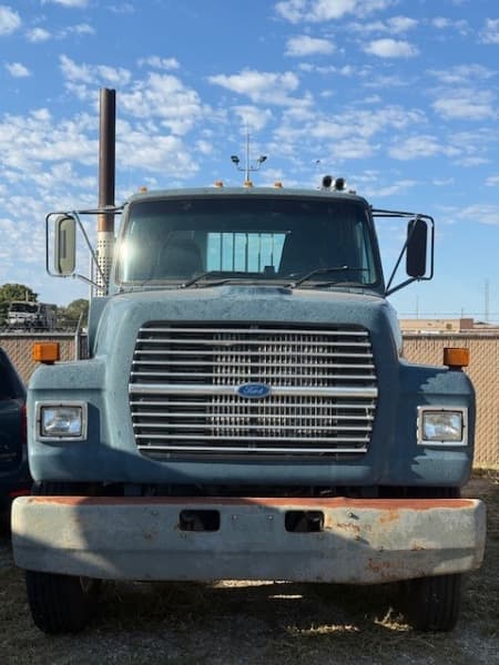 1997 FORD LT9000 TRACTOR