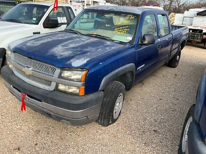 2004 CHEVROLET 2500HD 4X4 TRUCK