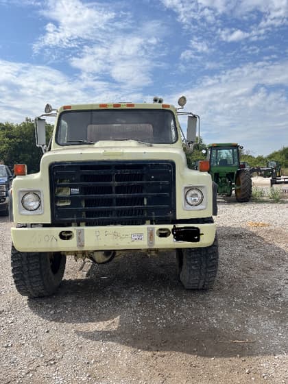1985 INTERNATIONAL 1854