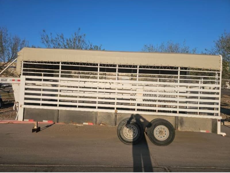 2017 DELCO TRAILERS HORSE TRAILER (6X20)