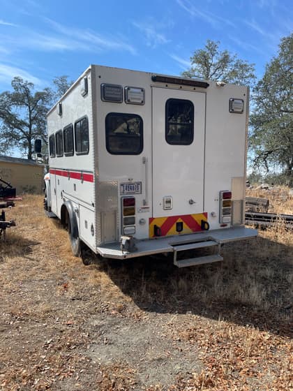 2016 INTERNATIONAL HARVES 4X2 4400 SBA