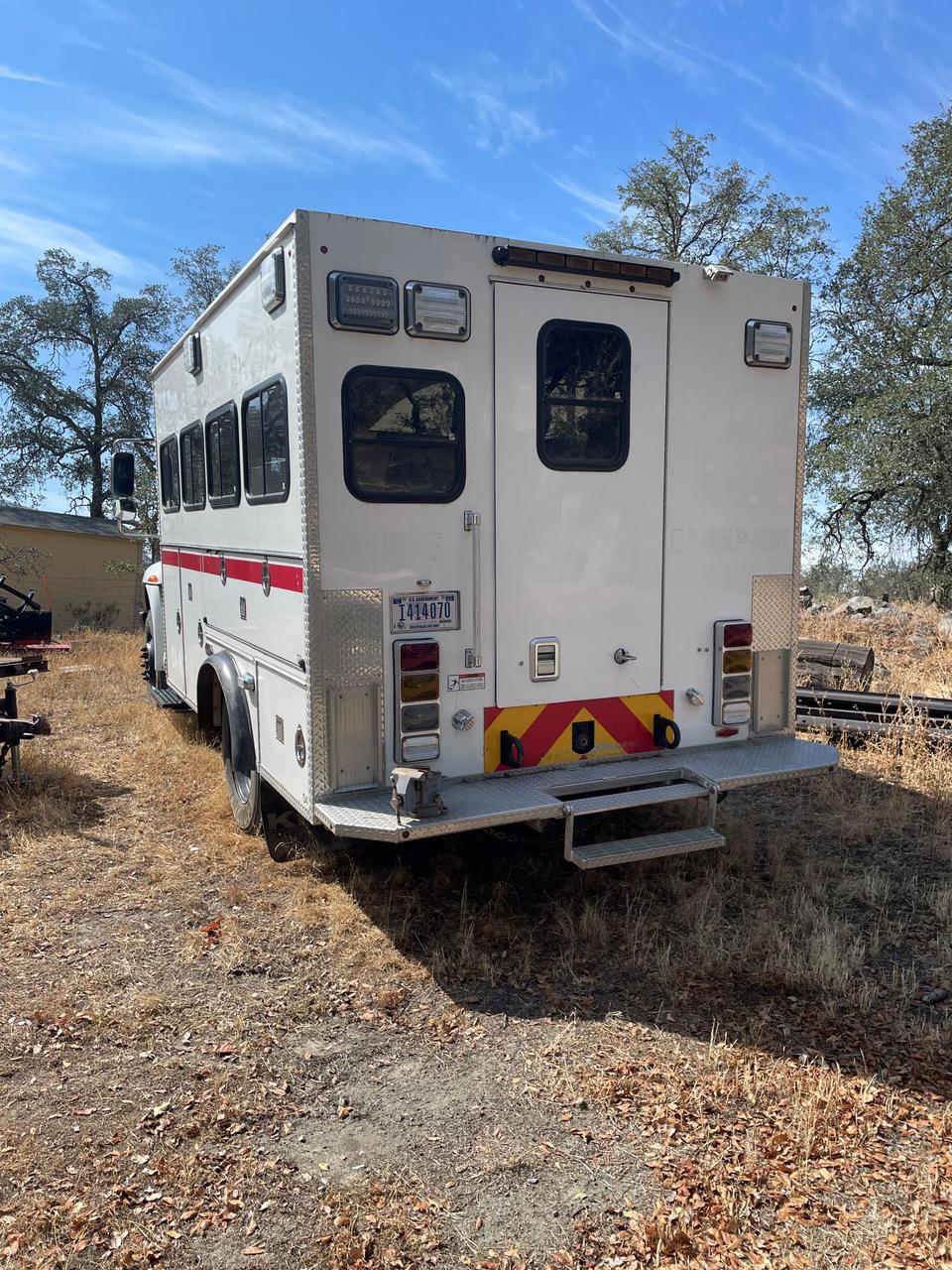 2016 INTERNATIONAL HARVES 4X2 4400 SBA