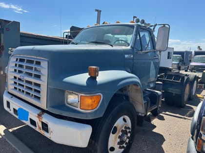 1995 FORD FT900 TRACTOR