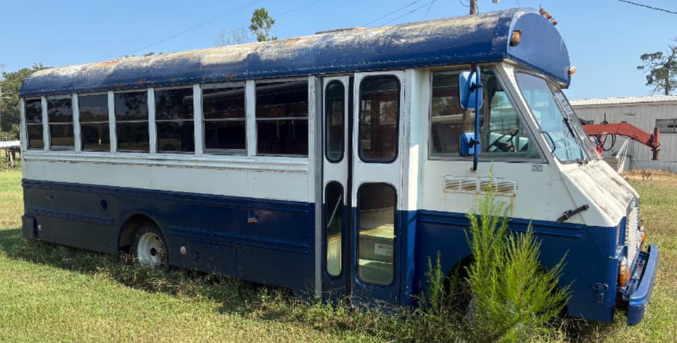 26 Chevrolet Passenger Bus
