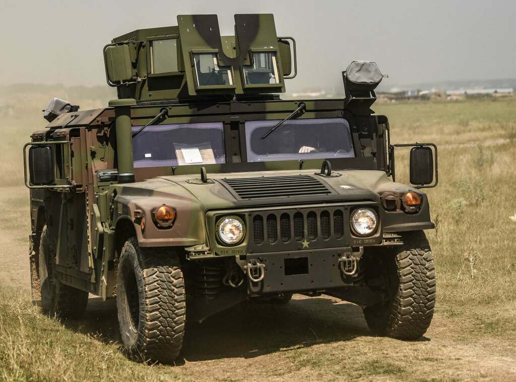 us army H2 M998 Humvee