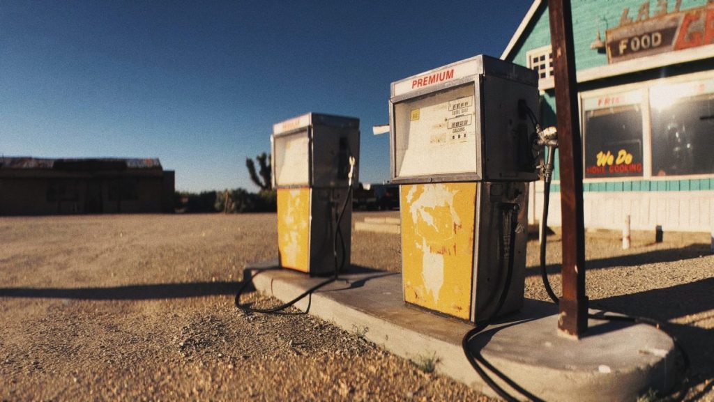 vieilles pompes à carburant classiques