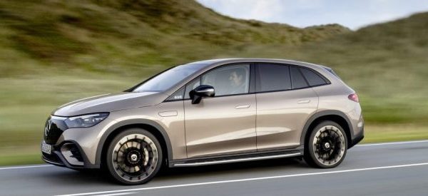 2023 EQE SUV's interior | Mercedes-Benz