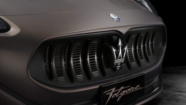 Le futur SUV Grecale Folgore : la face avant de Maserati