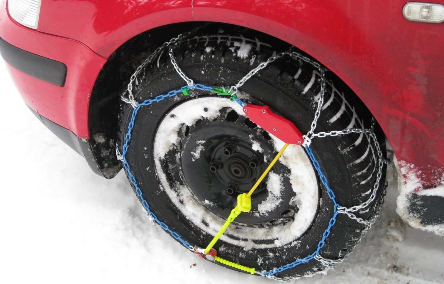 Chaînes de pneus : lorsque les pneus d'hiver ont besoin d'aide
