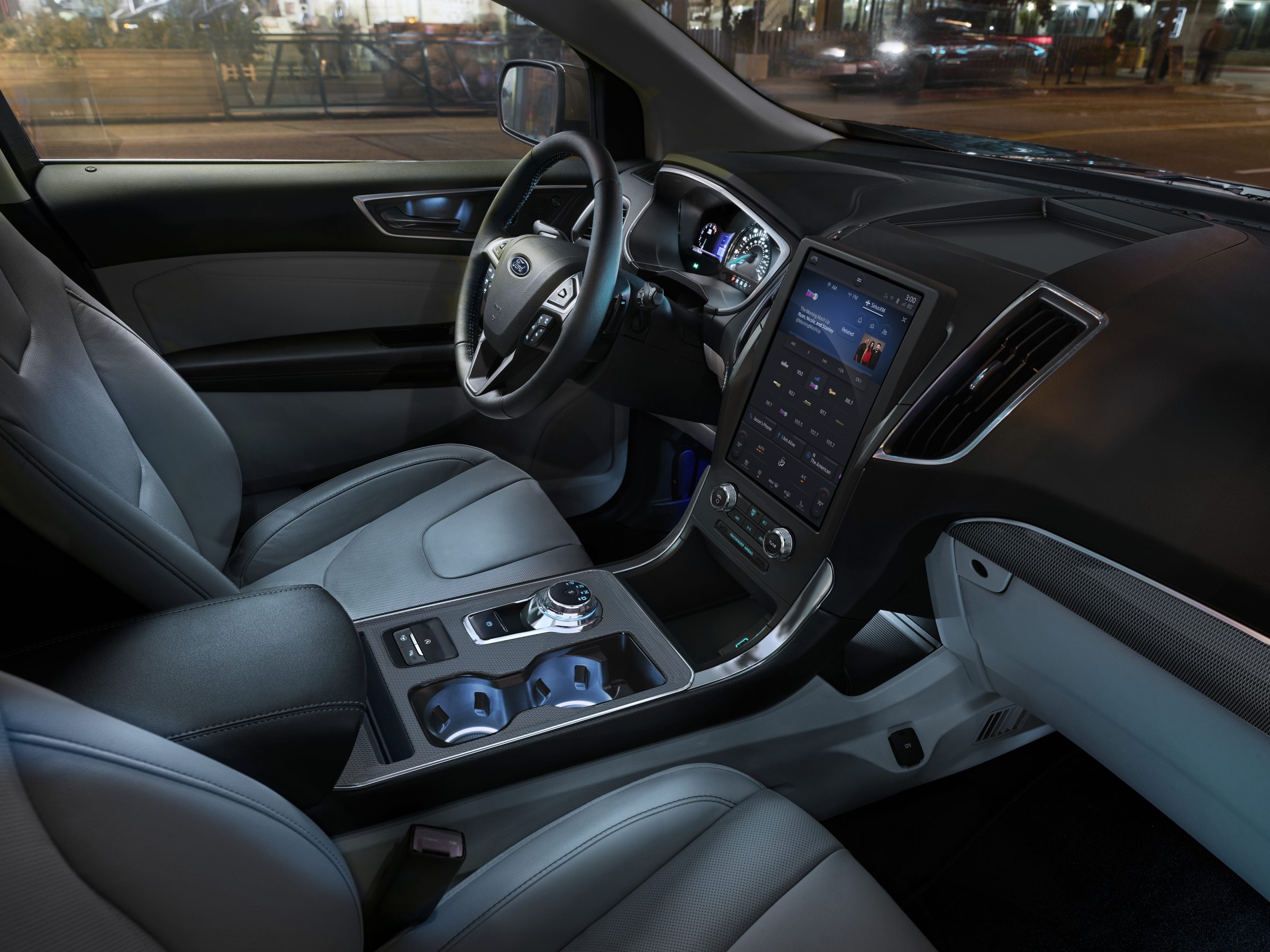 FORD EDGE SUV front seats