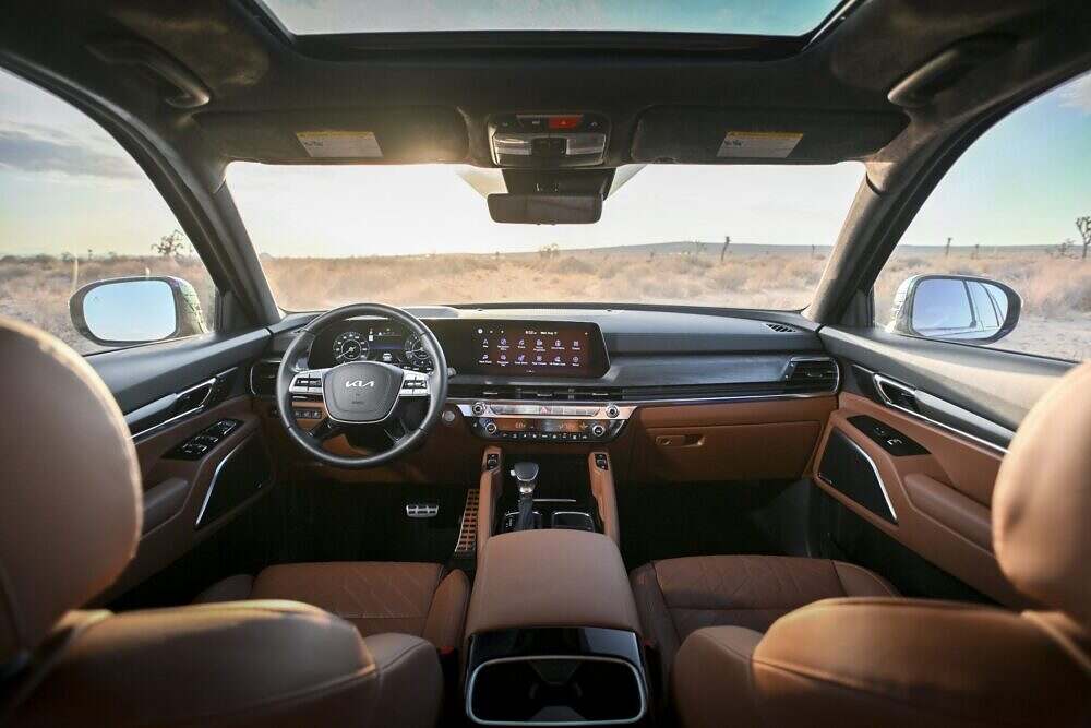 Heads up Display:  The New Top Safety Option All Drivers Should Consider