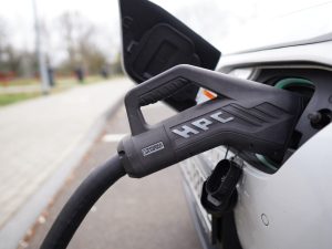 Electric Car Owners: Simple Steps to Save on Charging Costs