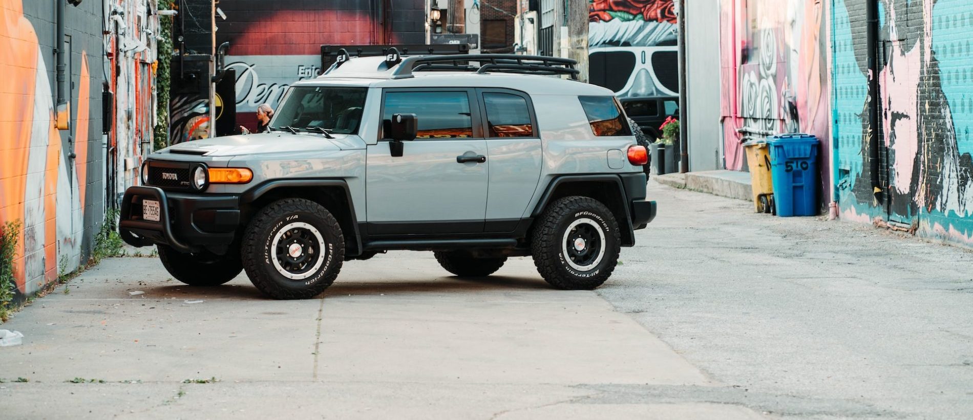 toyota fj cruiser SUV