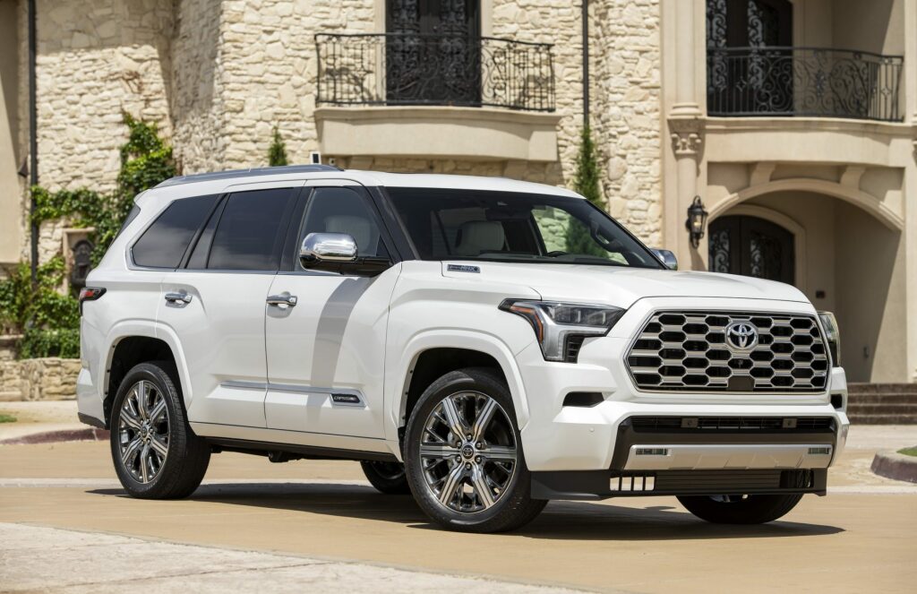 The Best Large SUVs to Rent on a Budget suv.me