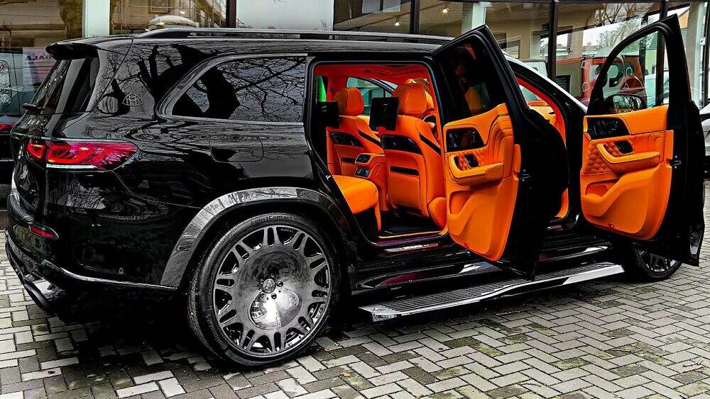 Medcars Gives Us a Virtual Tour of the 2023 BRABUS GLS800 SUV