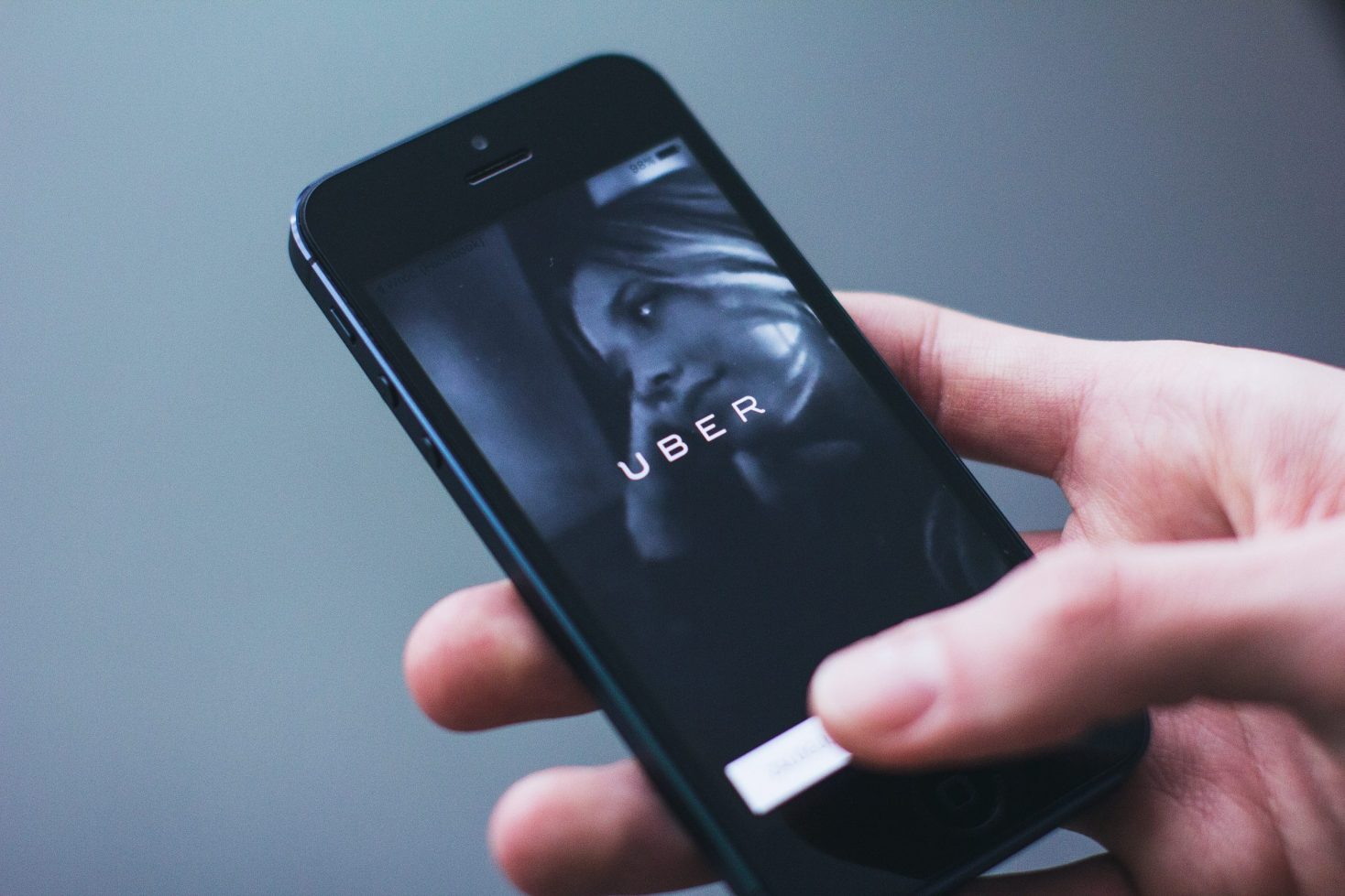 ¿Iniciar un negocio de viajes compartidos de Uber? Razones para mantenerse alejado de los vehículos de uso