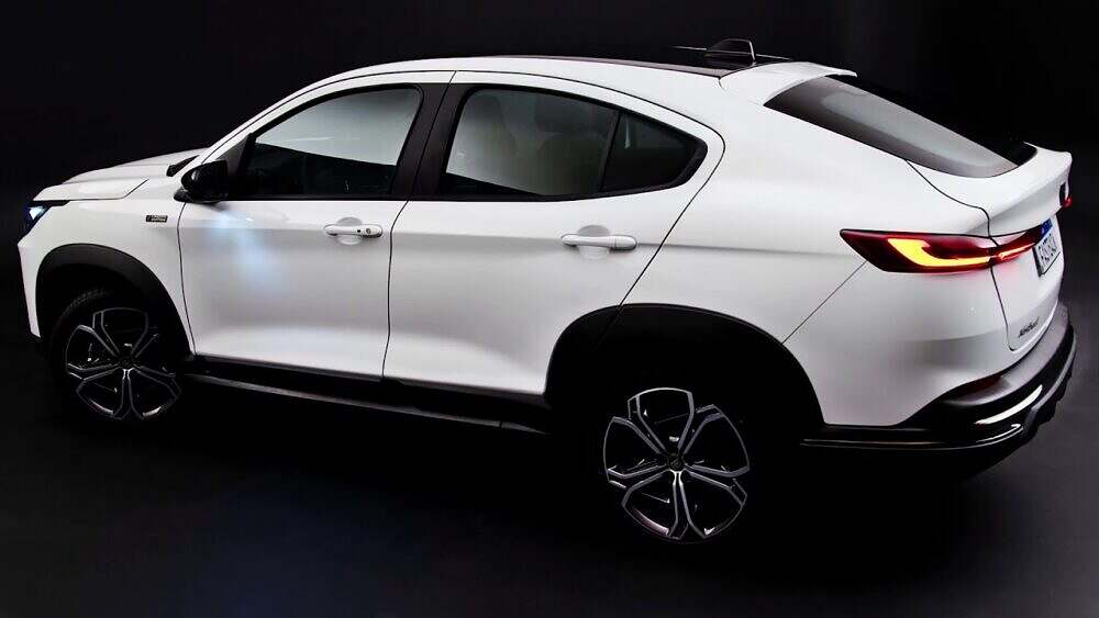 Tours a 2023 Fiat Fastback Limited Edition Turbo 270 Flex AT