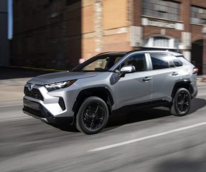 2022 Toyota RAV4 SE Hybrid