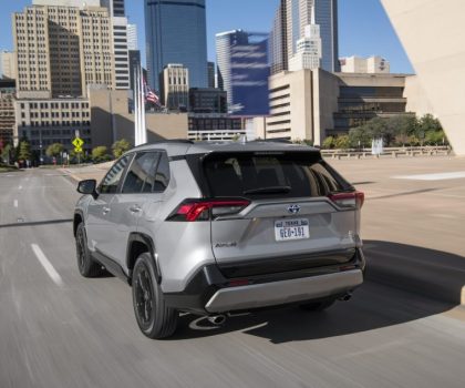 2022 Toyota RAV4 SE Hybrid