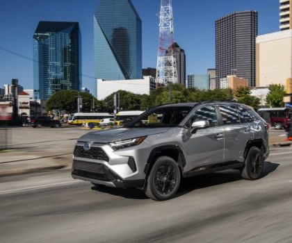 2022 Toyota RAV4 SE Hybrid 016 scaled