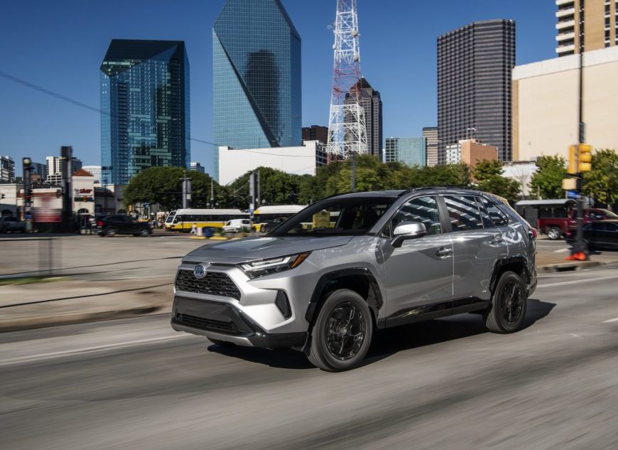 2022 Toyota RAV4 SE Hybrid 016 scaled