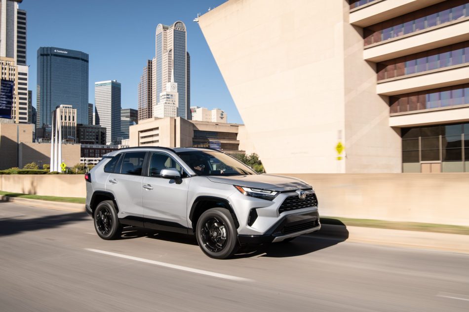 2022 Toyota RAV4 SE Hybrid